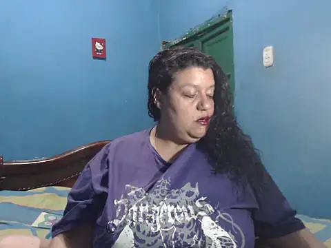 Snapshot of Lauren_baby chatting on 12-17-25, 06:47 Lauren baby online show from 12-17-25, 06:47