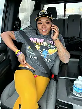 HaloRodeoLover2 online show from 03-12-26, 05:30