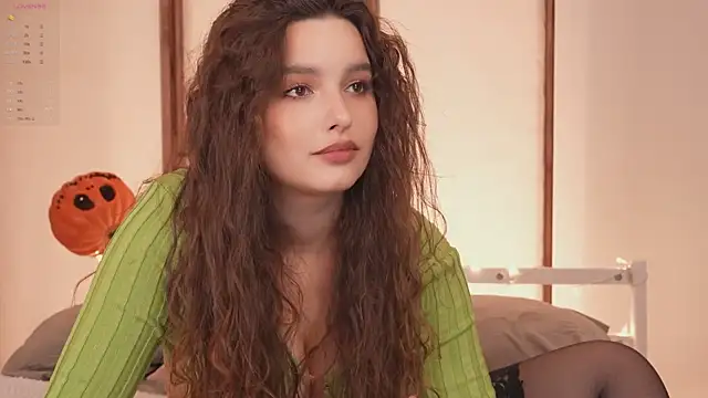 Snapshot of Victoria_Karma chatting on 10-15-25, 02:50 Victoria Karma online show from 10-15-25, 02:50