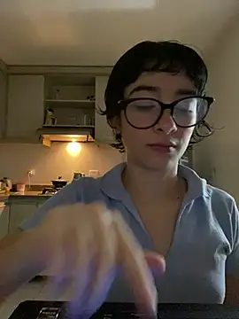  Lunnaa  online show from 04-28-26, 01:59