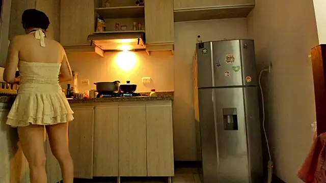Snapshot of _Lunnaa_ chatting on 06-19-26, 02:38 Lunnaa online show from 06-19-26, 02:38