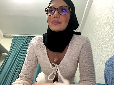 Snapshot of GumusGuray chatting on 12-06-24, 02:02 GumusGuray online show from 12-06-24, 02:02