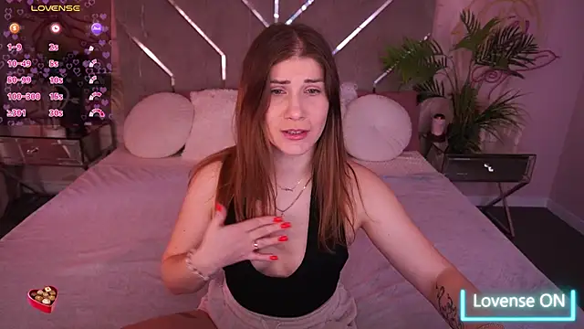 CassandraGood online show from 03-10-26, 07:02