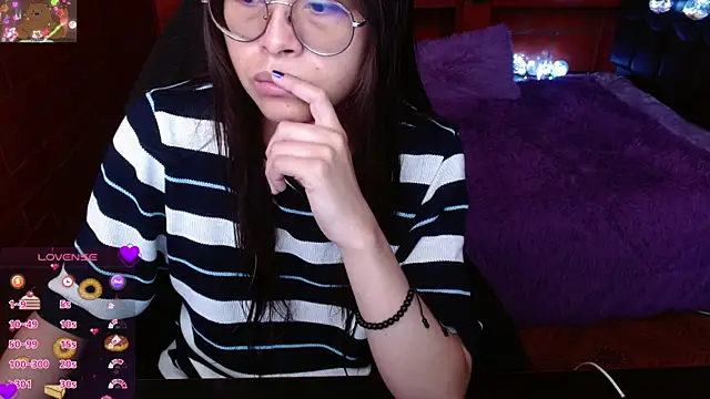 Snapshot of MidoriQuiinn chatting on 05-27-26, 04:15 MidoriQuiinn online show from 05-27-26, 04:15