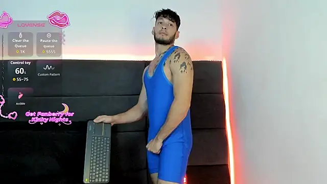 alejandro  2 online show from 04-10-26, 04:55