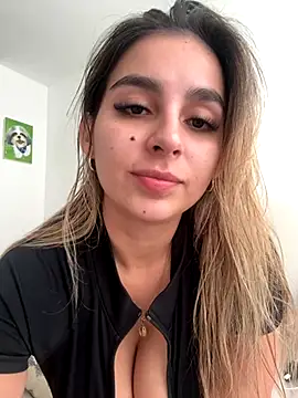 Snapshot of oriana_zoeee chatting on 10-03-25, 10:18 oriana zoeee online show from 10-03-25, 10:18