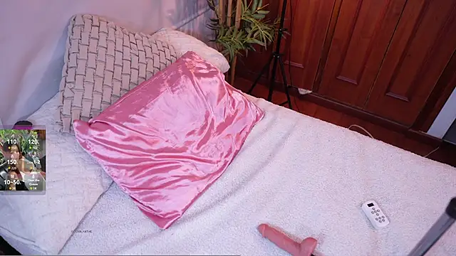 Snapshot of Lucy_fit chatting on 01-06-26, 10:19 Lucy fit online show from 01-06-26, 10:19