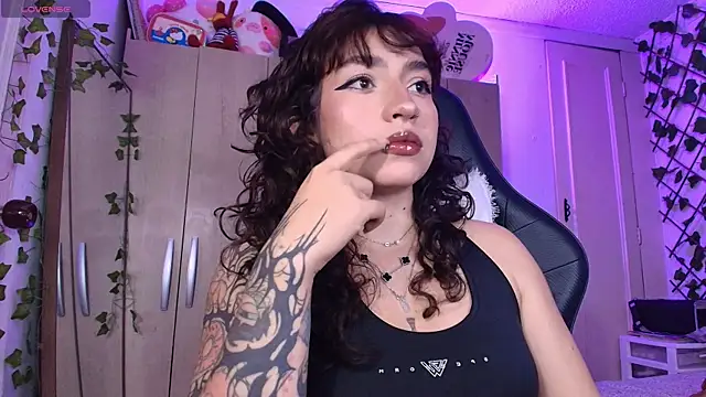 valenor  online show from 07-22-26, 04:15