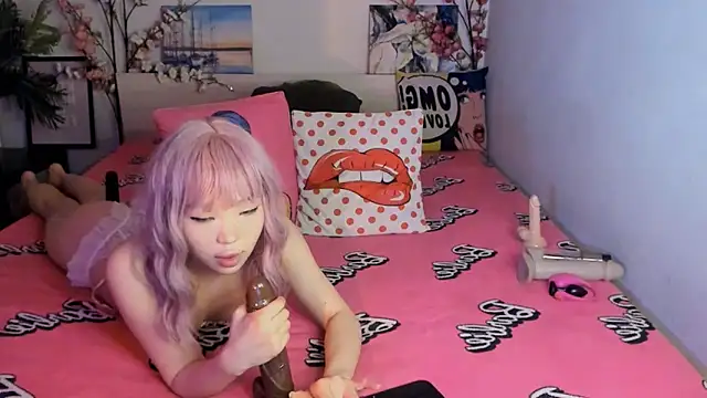 Snapshot of Stripchatlady chatting on 02-02-25, 02:27 Stripchatlady online show from 02-02-25, 02:27