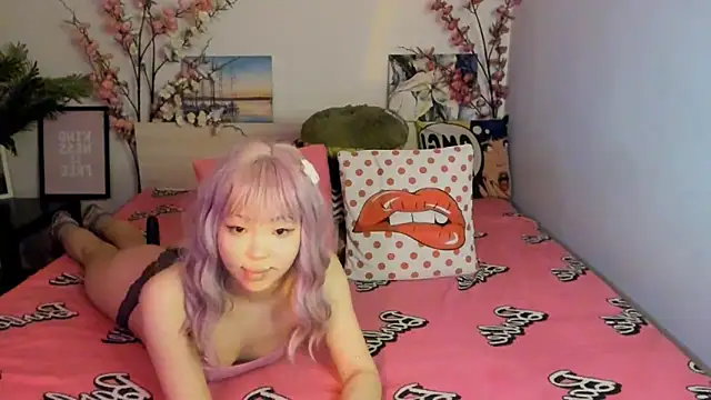 Snapshot of Stripchatlady chatting on 02-13-25, 04:07 Stripchatlady online show from 02-13-25, 04:07