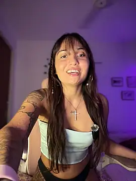 LunaXuan online show from 03-08-26, 10:35