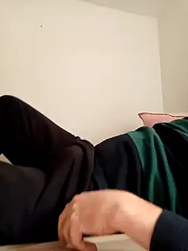 Snapshot of ScalicHat69 chatting on 11-18-25, 08:30 ScalicHat69 online show from 11-18-25, 08:30