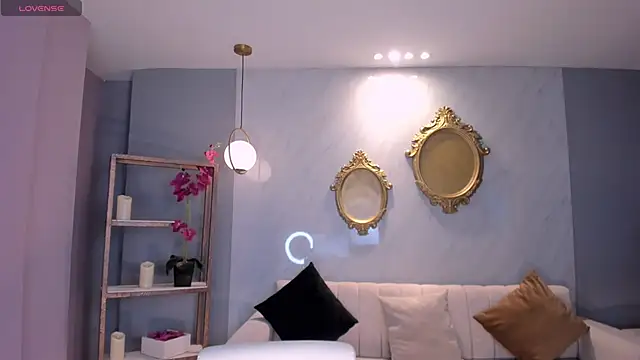 NiaHolland online show from 09-12-25, 06:52