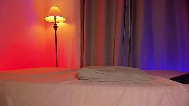 Snapshot of hot_booty_ chatting on 10-28-25, 10:45 hot booty online show from 10-28-25, 10:45