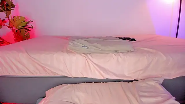 Snapshot of hot_booty_ chatting on 03-07-26, 11:35 hot booty online show from 03-07-26, 11:35