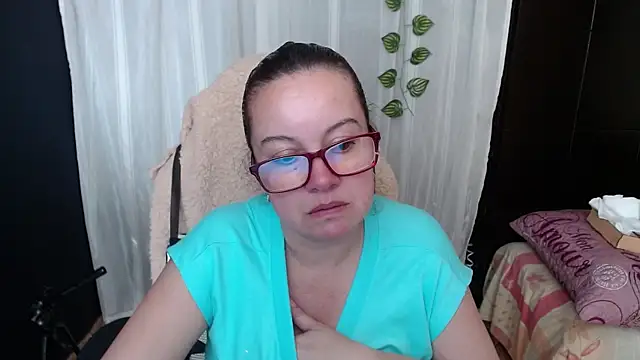 Sonialorens  online show from 01-07-25, 08:52