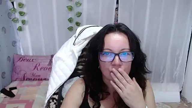 Sonialorens  online show from 01-28-25, 04:19