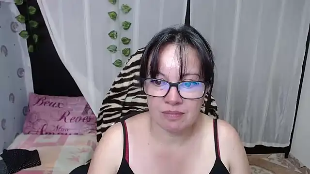 Sonialorens  online show from 01-28-25, 09:19