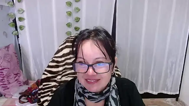 Sonialorens  online show from 01-30-25, 02:25