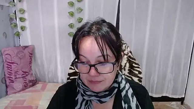 Sonialorens  online show from 01-30-25, 09:04