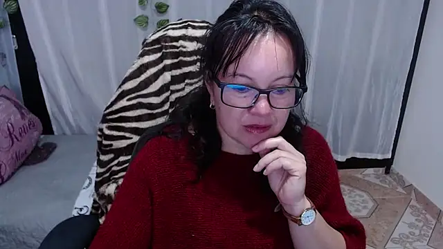Sonialorens  online show from 02-05-25, 12:06
