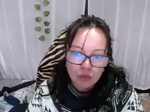 Sonialorens  online show from 02-07-25, 02:37