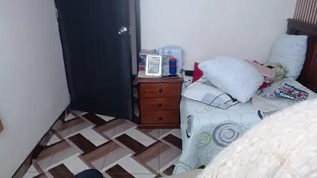 Sonialorens  online show from 01-13-26, 03:17