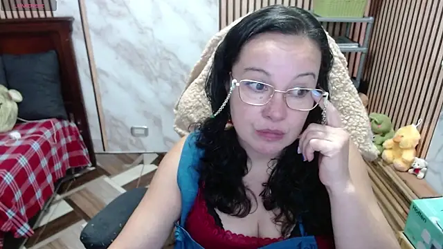 Sonialorens  online show from 03-26-26, 08:14