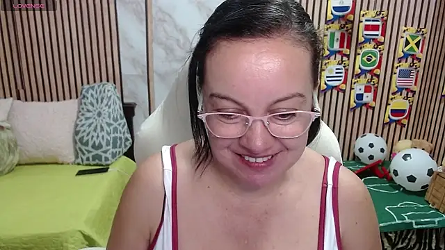 Sonialorens  online show from 06-29-26, 04:07