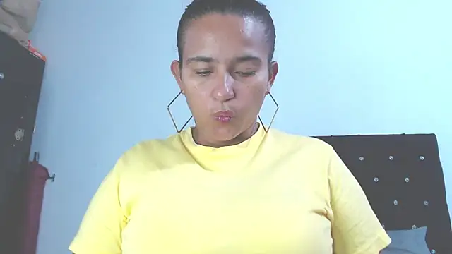 Snapshot of isabella_dirty69 chatting on 05-19-26, 10:16 isabella dirty69 online show from 05-19-26, 10:16