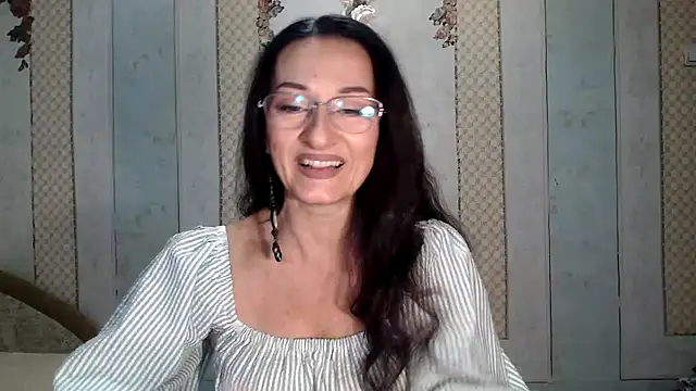 Antralyn online show from 10-21-25, 09:21