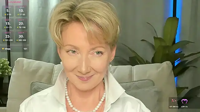 Snapshot of AkexandraFix chatting on 05-01-26, 01:59 AkexandraFix online show from 05-01-26, 01:59