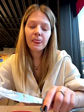 MaryHiggins online show from 11-22-25, 12:59