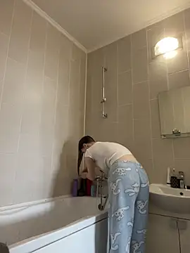 MaryHiggins online show from 04-12-26, 08:30