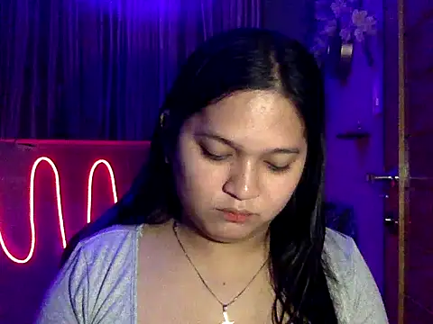 EmpressYna online show from 10-18-25, 11:00