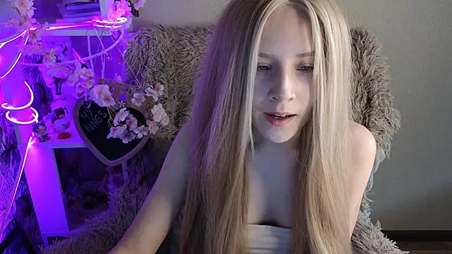 Snapshot of sarakaell chatting on 09-12-25, 02:11 sarakaell online show from 09-12-25, 02:11