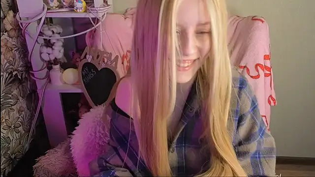 sarakaell online show from 03-24-26, 01:54