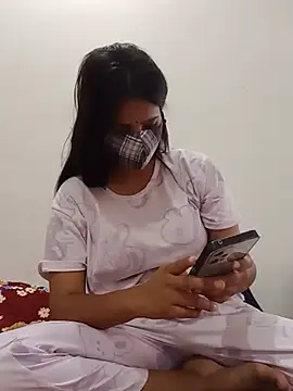 Snapshot of Ipsita-bold chatting on 06-18-26, 09:09 Ipsita-bold online show from 06-18-26, 09:09