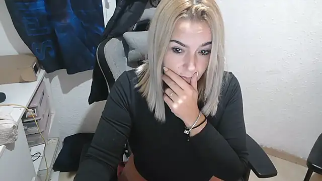 Snapshot of bekka__ chatting on 11-10-25, 07:02 bekka online show from 11-10-25, 07:02