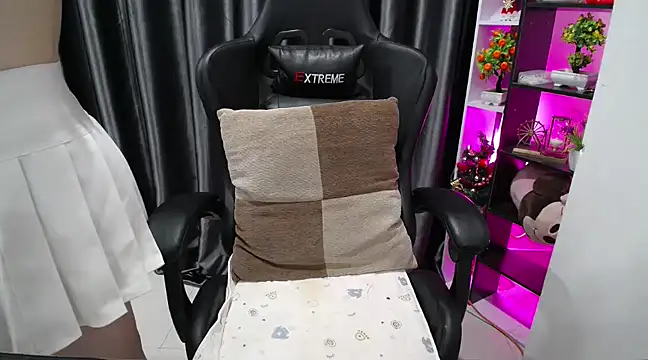 Yuki-yio online show from 02-28-25, 01:26