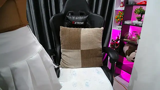 Yuki-yio online show from 03-10-25, 01:34