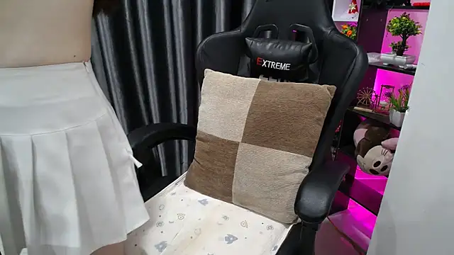 Yuki-yio online show from 03-19-25, 01:21