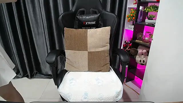 Yuki-yio online show from 09-19-25, 01:18