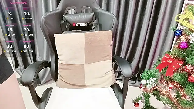 Yuki-yio online show from 12-15-25, 01:21