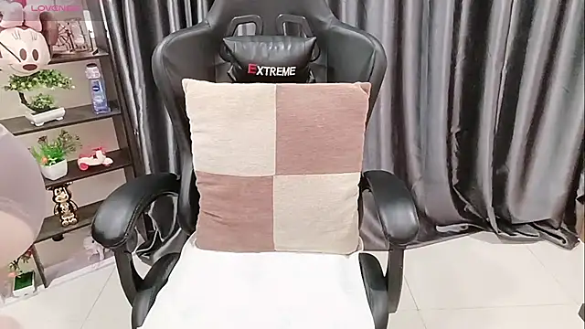 Yuki-yio online show from 03-10-26, 01:10