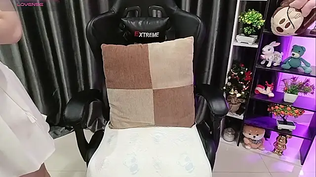 Yuki-yio online show from 04-12-26, 12:59