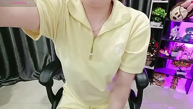 Yuki-yio online show from 06-18-26, 01:17
