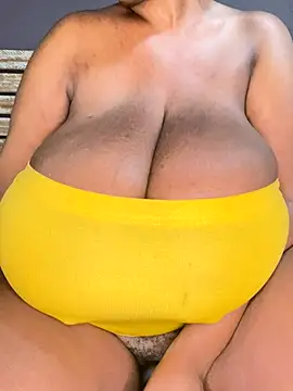 MissFancyXXL online show from 11-18-25, 08:35