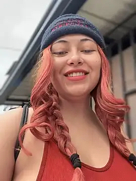 Snapshot of seraphine23 chatting on 02-05-25, 06:04 seraphine23 online show from 02-05-25, 06:04