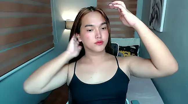 Snapshot of MoaningKylie chatting on 12-13-24, 10:08 MoaningKylie online show from 12-13-24, 10:08